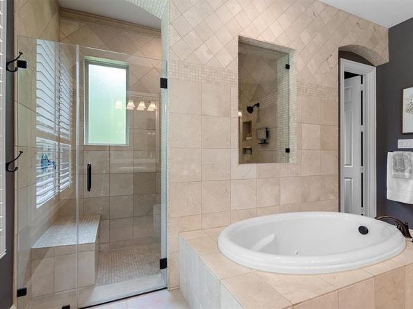 700  Kimbro Avenue , Lantana Texas 76226