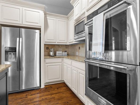 700  Kimbro Avenue , Lantana Texas 76226