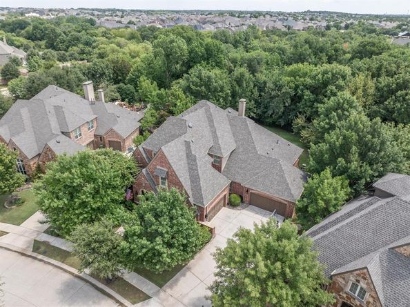 700  Kimbro Avenue , Lantana Texas 76226