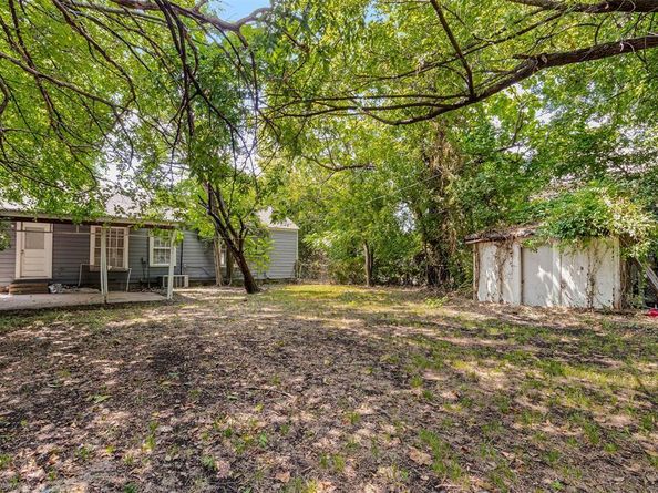 801  Woodland Drive , Garland Texas 75040