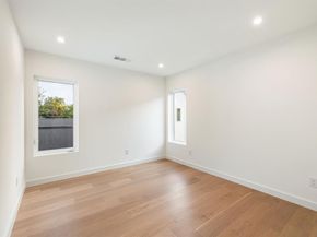 832  Mcbroom Street , Dallas Texas 75212