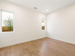 832  Mcbroom Street , Dallas Texas 75212