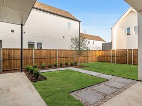 832  Mcbroom Street , Dallas Texas 75212