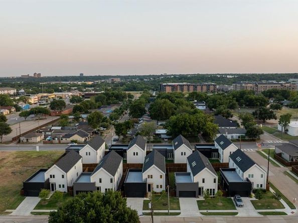 832  Mcbroom Street , Dallas Texas 75212