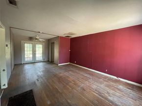 1713  Fort Worth Street , Grand Prairie Texas 75050