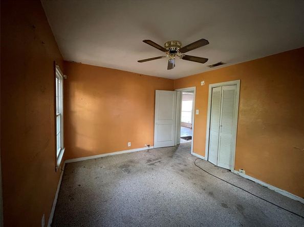 1713  Fort Worth Street , Grand Prairie Texas 75050