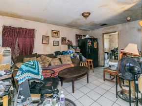 2100 N Riverside Drive , Fort Worth Texas 76111