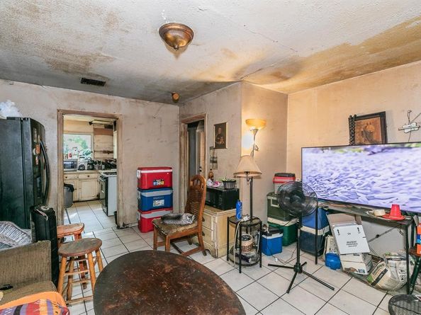 2100 N Riverside Drive , Fort Worth Texas 76111