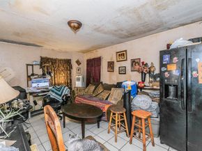 2100 N Riverside Drive , Fort Worth Texas 76111