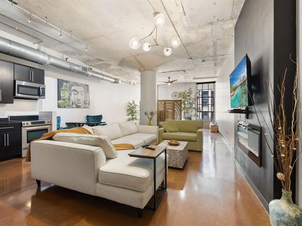 1122  Jackson Street  718, Dallas Texas 75202