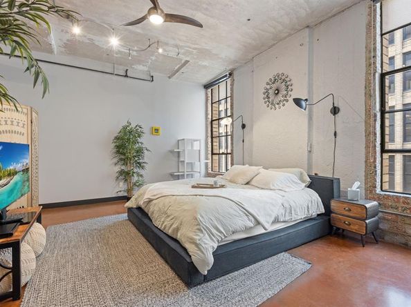 1122  Jackson Street  718, Dallas Texas 75202