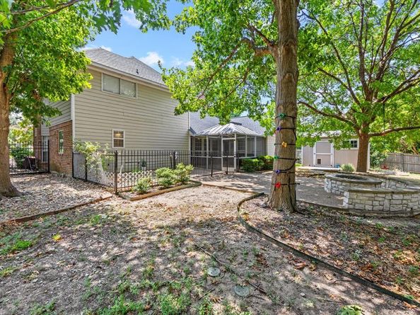 2809  Apple Valley Drive , Garland Texas 75043
