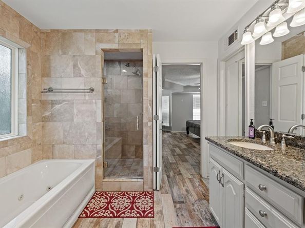 2809  Apple Valley Drive , Garland Texas 75043