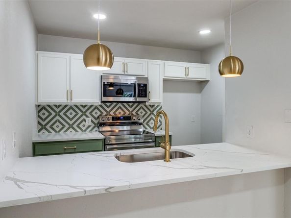 9601  Walnut Street  5203, Dallas Texas 75243