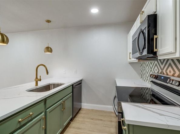9601  Walnut Street  5203, Dallas Texas 75243