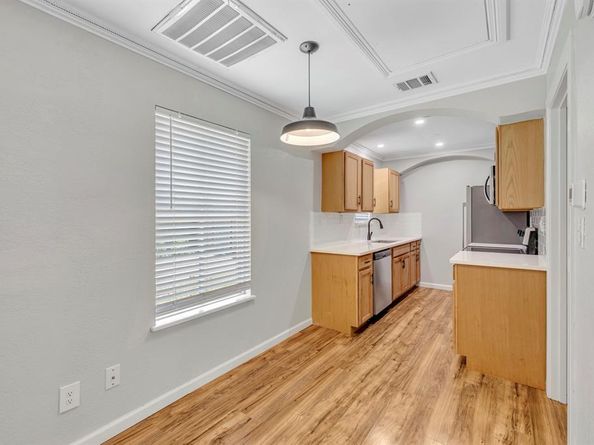 925  Brighton Avenue , Dallas Texas 75208