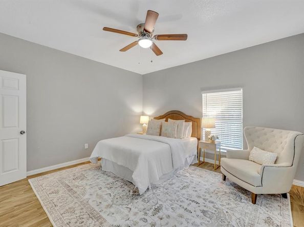 925  Brighton Avenue , Dallas Texas 75208