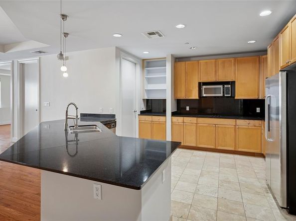 1505  Elm Street  603, Dallas Texas 75201