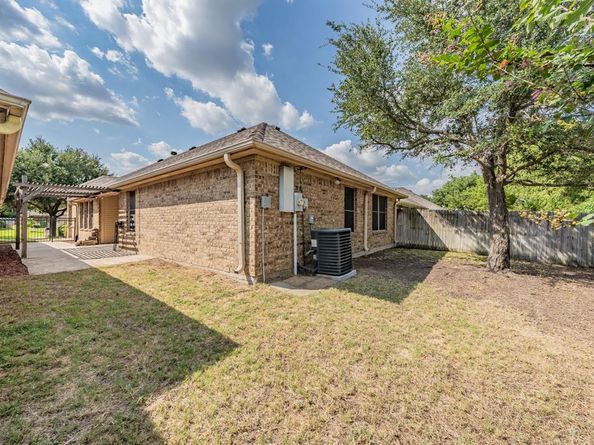 813  Claycourt Circle , Fort Worth Texas 76120