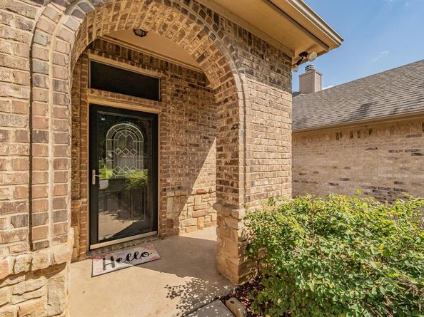 813  Claycourt Circle , Fort Worth Texas 76120