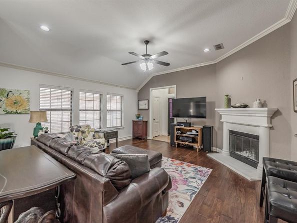 813  Claycourt Circle , Fort Worth Texas 76120