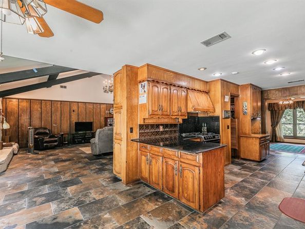 2406  Drawbridge Drive , Arlington Texas 76012