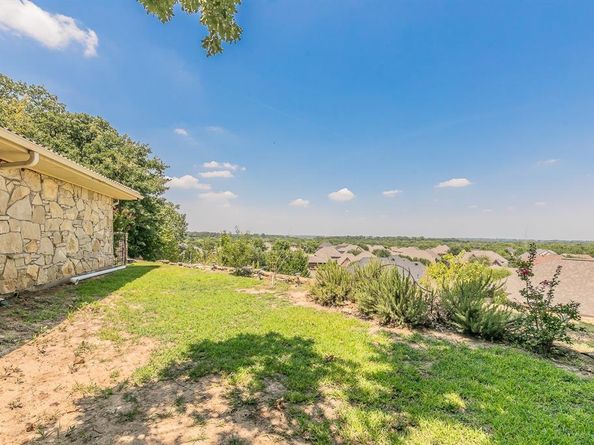 2406  Drawbridge Drive , Arlington Texas 76012