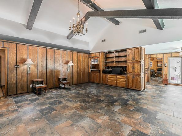 2406  Drawbridge Drive , Arlington Texas 76012