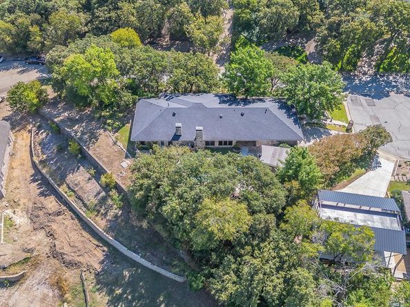 2406  Drawbridge Drive , Arlington Texas 76012