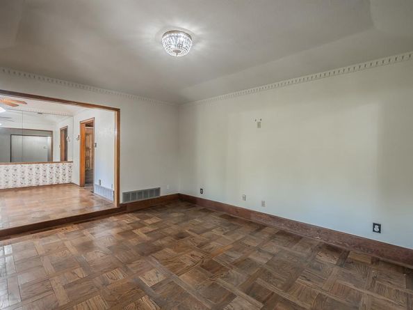 2406  Drawbridge Drive , Arlington Texas 76012