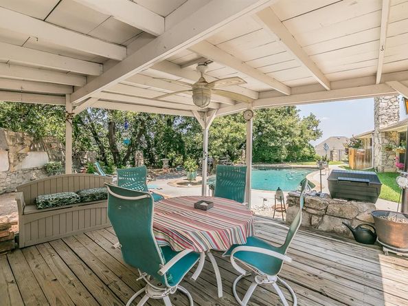 2406  Drawbridge Drive , Arlington Texas 76012