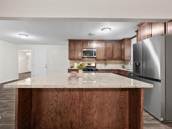 14617  Oakwood Lane , Balch Springs Texas 75180