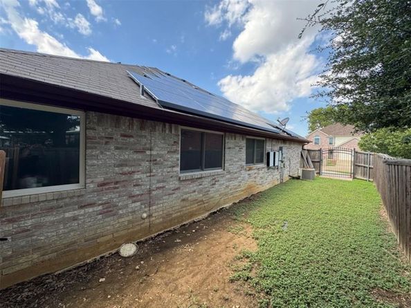 300  Pointer Place , Arlington Texas 76002