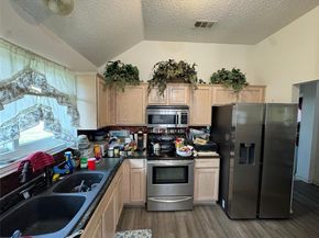 300  Pointer Place , Arlington Texas 76002