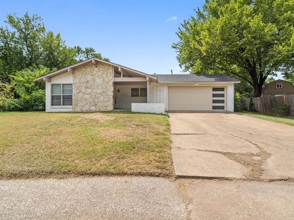 3216  Commonwealth Street , Irving Texas 75062