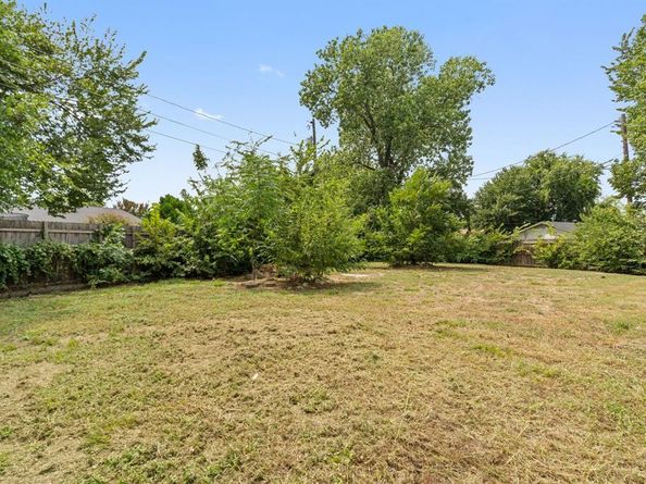 3216  Commonwealth Street , Irving Texas 75062