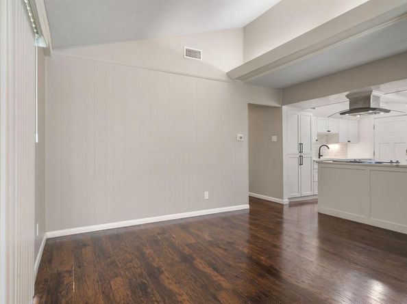 3216  Commonwealth Street , Irving Texas 75062