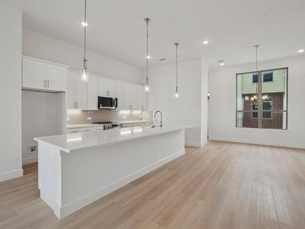 13351  Goodland Street  202, Farmers Branch Texas 75234