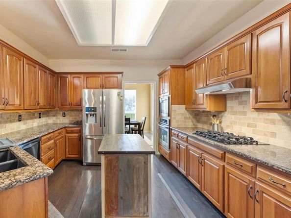 18212  Muir Circle , Dallas Texas 75287
