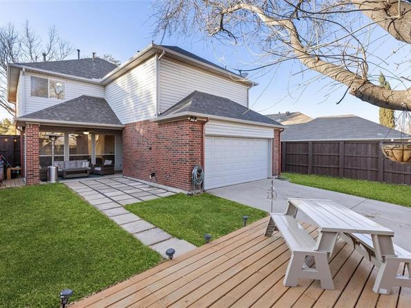 18212  Muir Circle , Dallas Texas 75287
