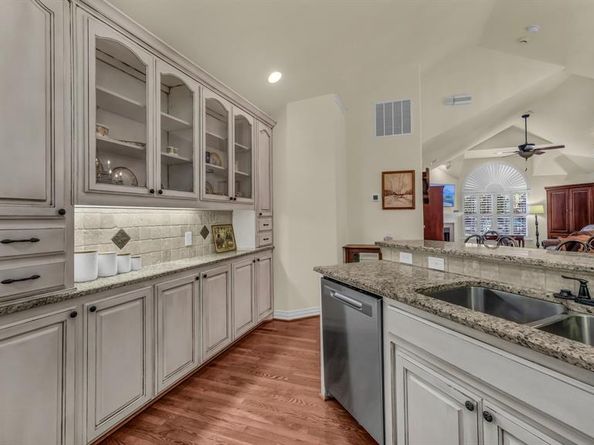 3101  Camellia Rose Drive  1111, Fort Worth Texas 76116