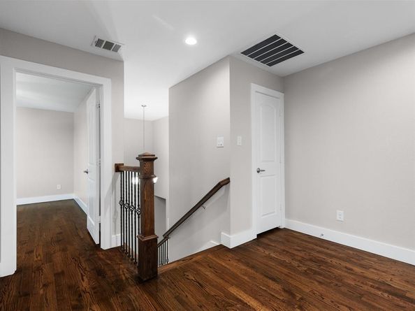 2700  Refugio Avenue , Fort Worth Texas 76164