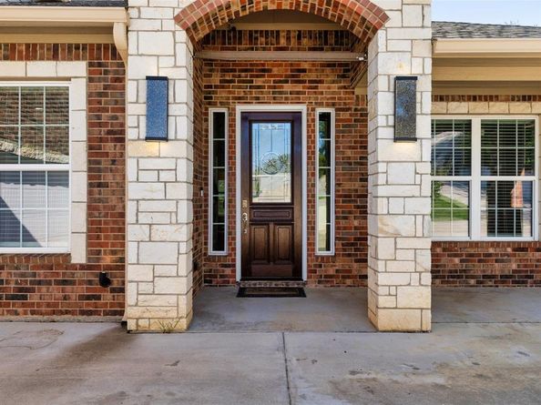 2700  Refugio Avenue , Fort Worth Texas 76164