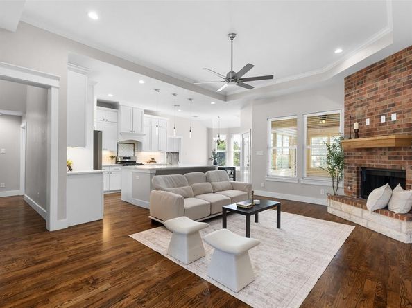 2700  Refugio Avenue , Fort Worth Texas 76164