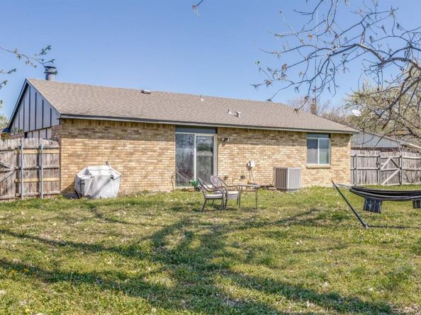 2308  Foxglen Court , Fort Worth Texas 76131