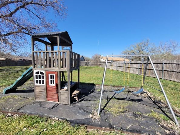 2308  Foxglen Court , Fort Worth Texas 76131