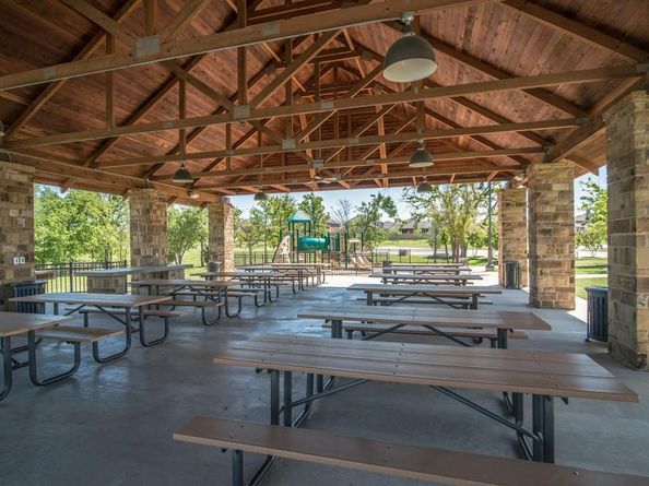 324  Kirby Drive , Lantana Texas 76226