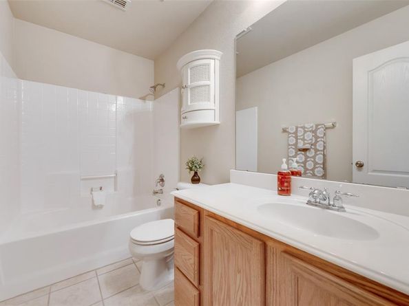 324  Kirby Drive , Lantana Texas 76226