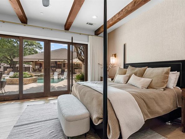1409  Crowley Road , Arlington Texas 76012