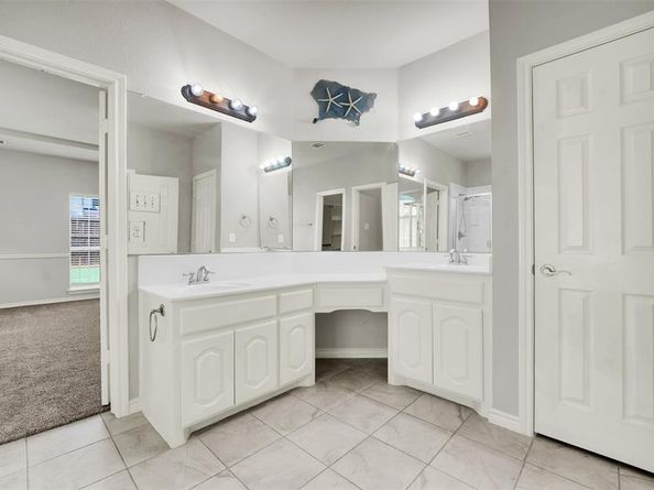 204  Autumnwood Drive , Mansfield Texas 76063